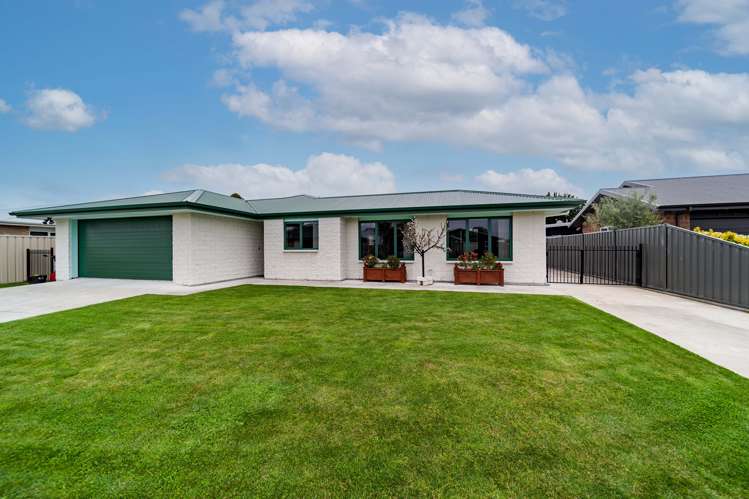 7 Gregory Grove Clive_0