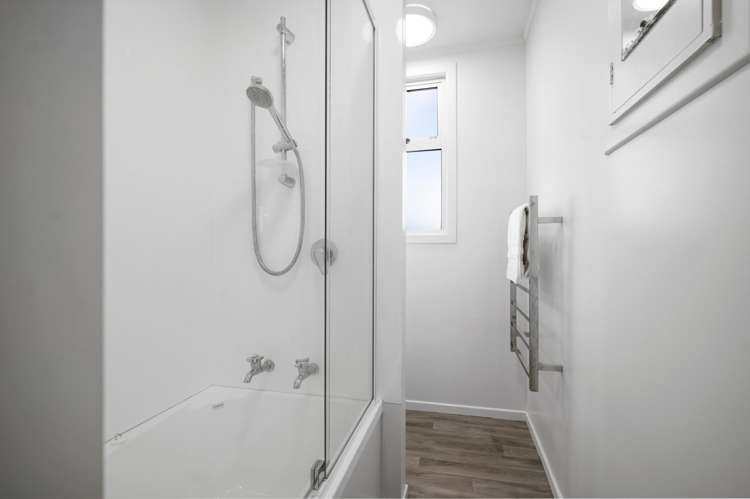 31 & 31A Kawaha Point Road Fairy Springs_11