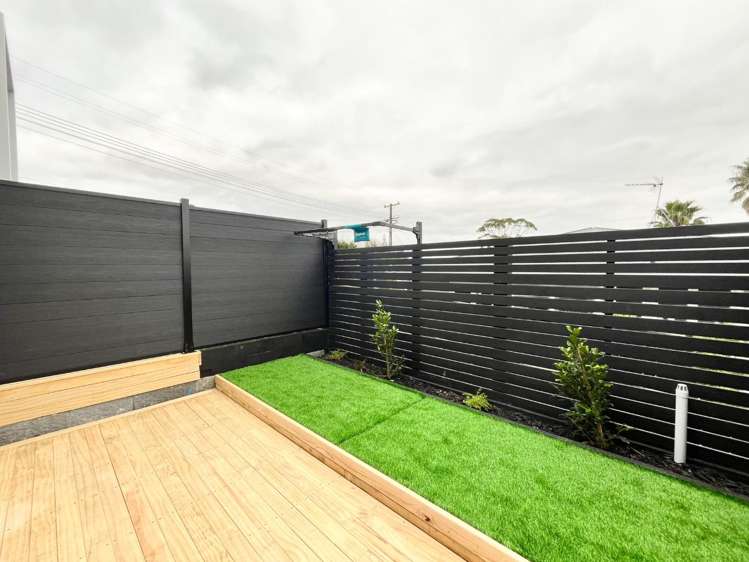 16/9 Aeroview Drive 1603_12