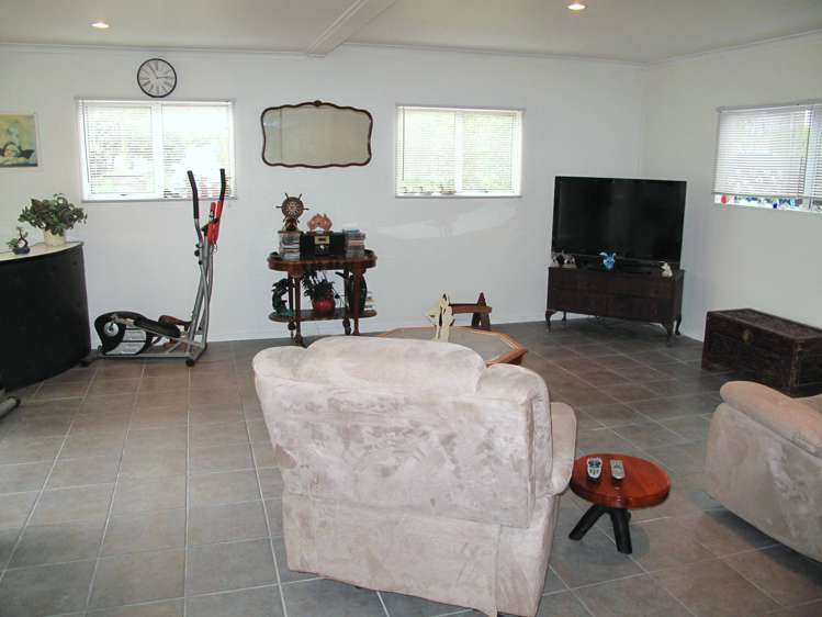 25 Seaview Avenue Te Puru_16