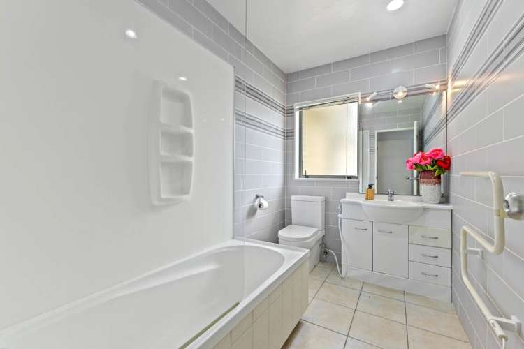 10 Ironstone Place Randwick Park_11