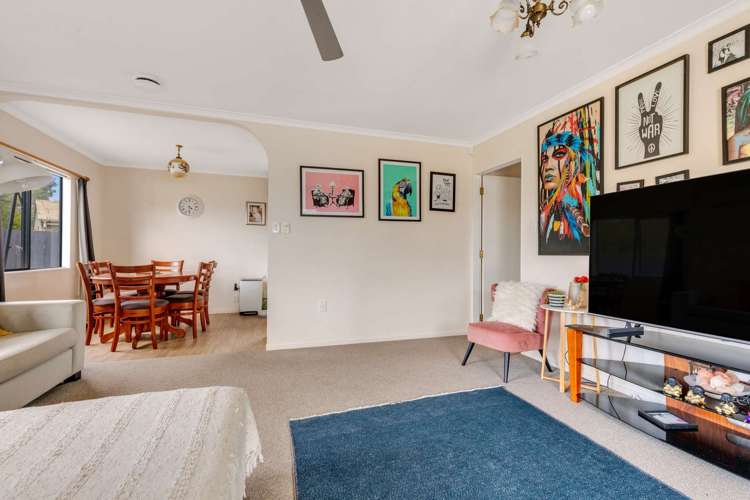 9a Robinson Avenue Holdens Bay_7