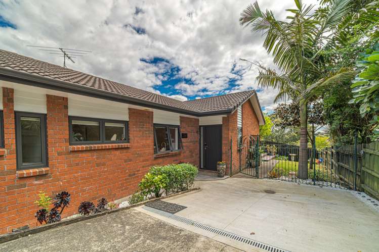 69A Golf Road New Lynn_18
