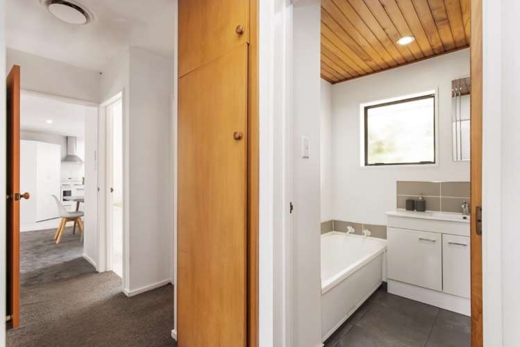 2/30 Lees Road Strowan_13