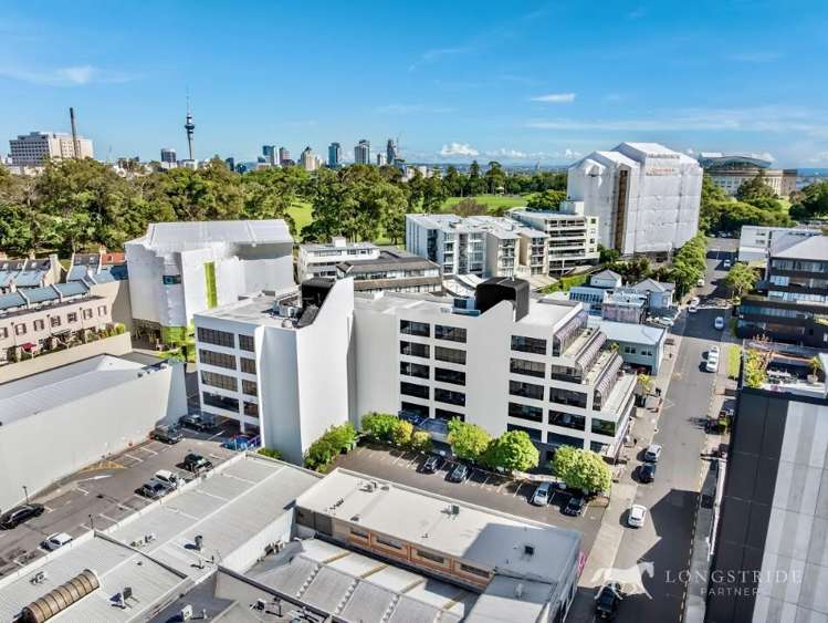 100 Carlton Gore Road Newmarket_15