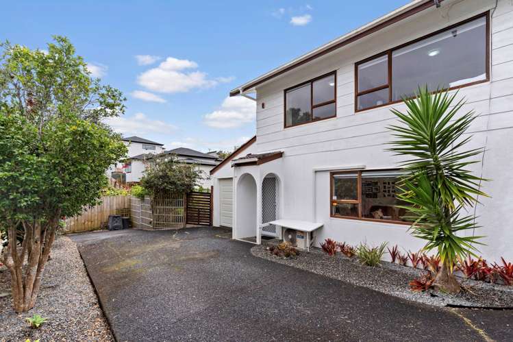 2/17 Lancelot Place Glenfield_1