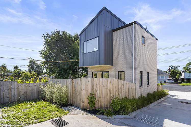 2/47 Arawa Street New Lynn_10