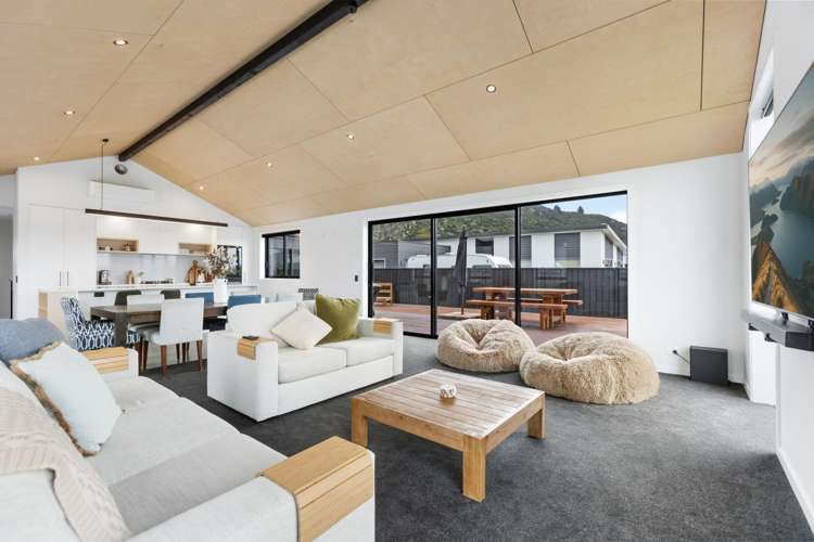 3 Pepperwood Green Albert Town_11