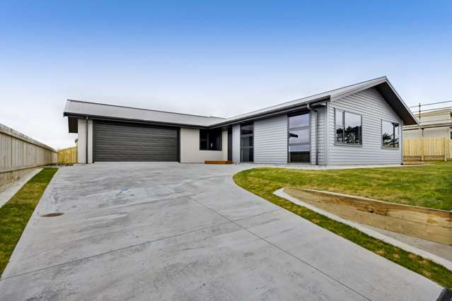 A HOME DESIGNED FOR EFFORTLESS LIVING
