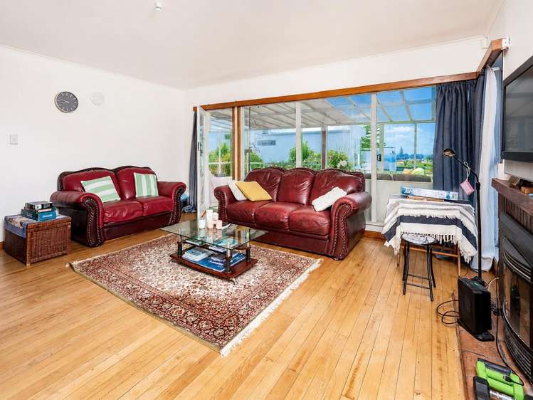 211 East Coast Road Castor Bay_18