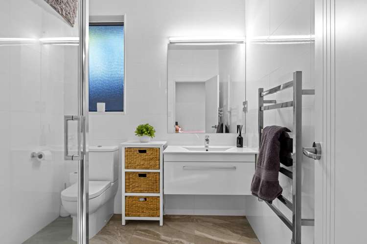 8 Somerset Place Stanmore Bay_18