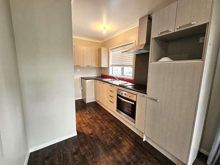 10b Paritutu Road 2164_5