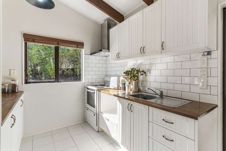 2/13 Brian Crescent Stanmore Bay_5