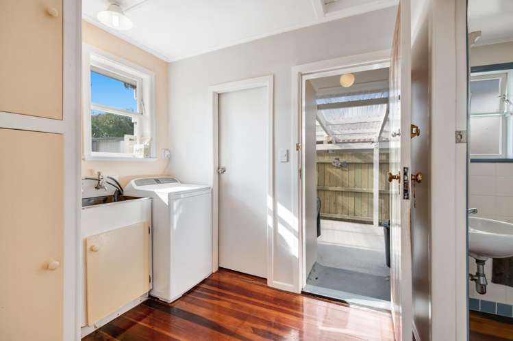 22 Makiri Street Helensville_25