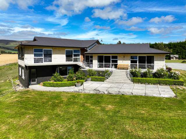 158 Old School Road Wairuna_1