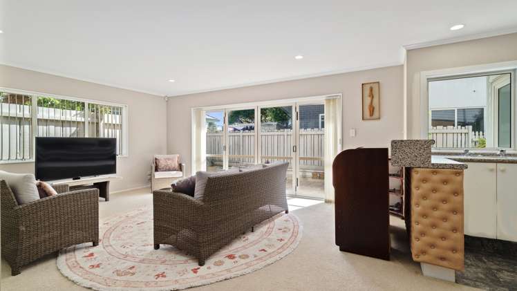 229 Devonport Road Tauranga Central_14