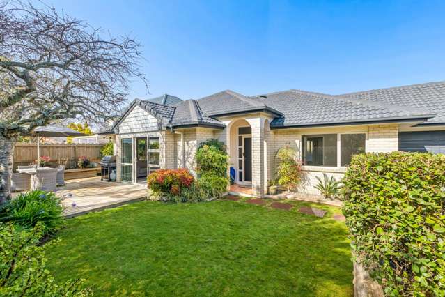 Freehold Oasis - Comfort, Convenience & Charm