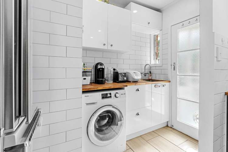 2/55 Ayton Drive Totara Vale_13