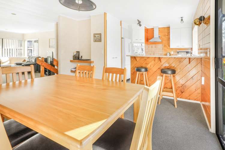 4 Oregon Crescent Glenview_9