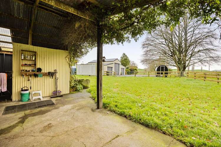 1156 East Road Toko_19