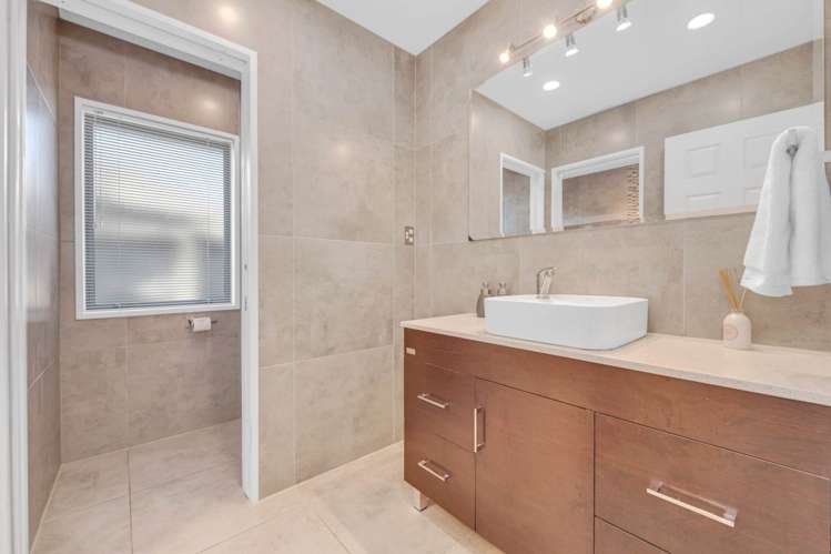 35 Stewart Gibson Place Manurewa_17