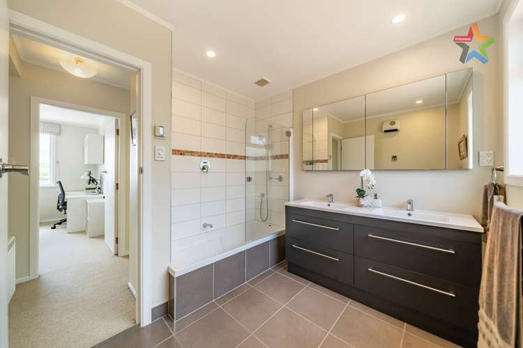 239 Dowse Drive Maungaraki_20