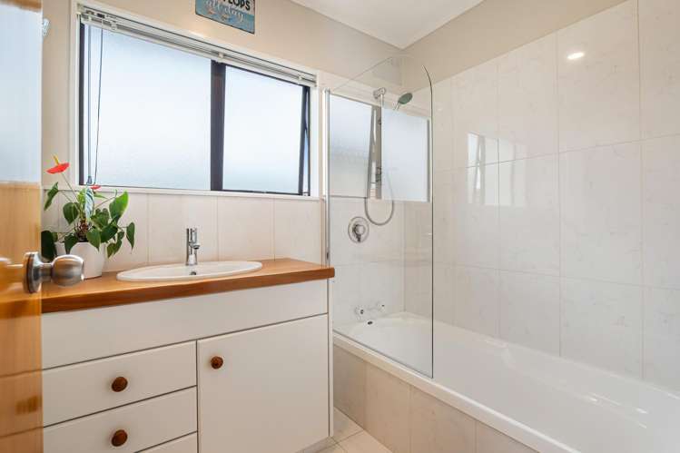 3/3 Marie Avenue Red Beach_30