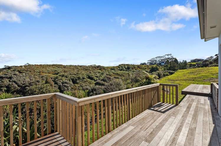 8 Ridgelea Road Long Bay_6
