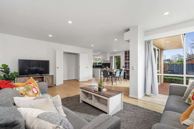 2/64a Toorak Avenue_1