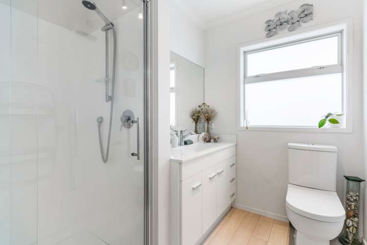 18a Centreway Road Orewa_15