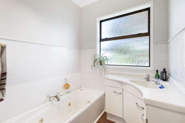 208 Livingstone Road Te Poi_16