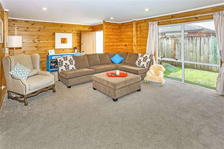 37 Muirfield Street Wattle Downs_7