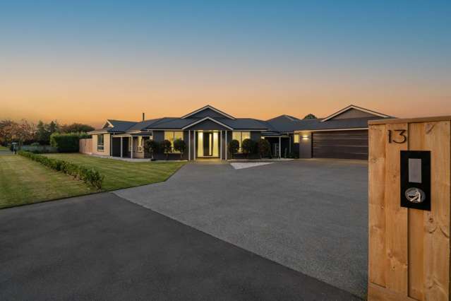 Luxury Family Oasis in Sought-After Kajens Country