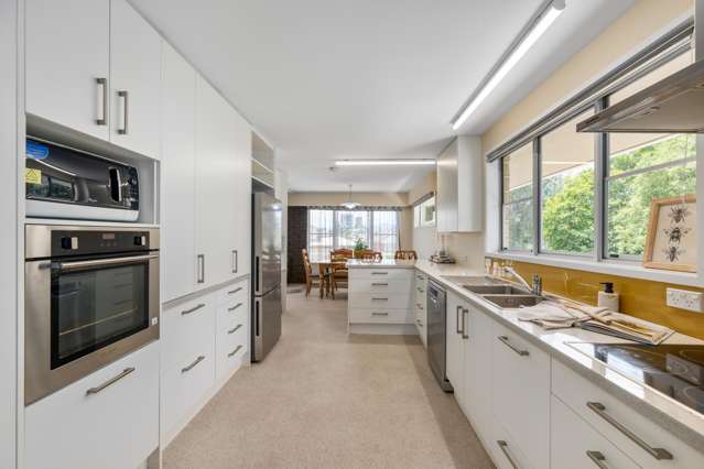Priced to Sell - Owners Need to Downsize