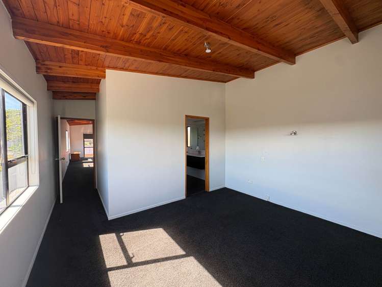 16 Sorrel Crescent Bucklands Beach_14