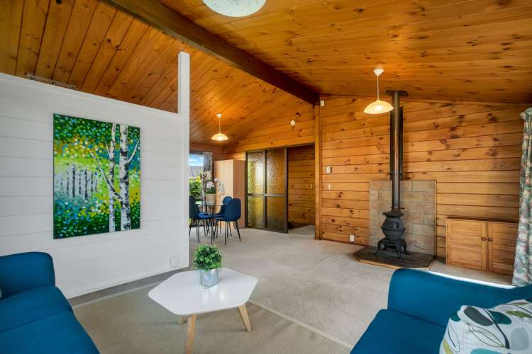 2/8 Chichester Drive Rosehill_1