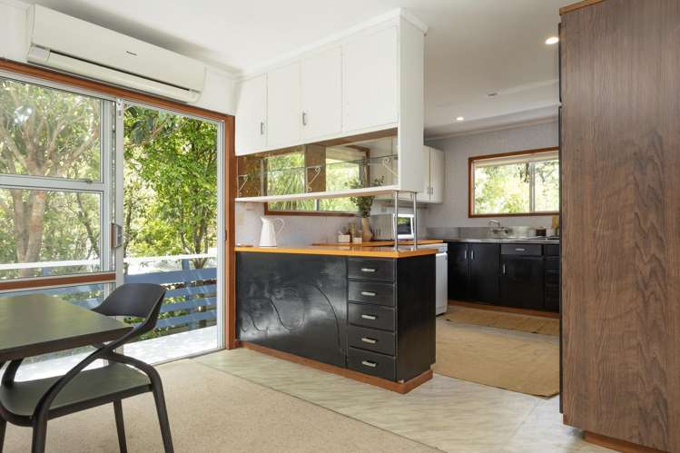 91 Seaview Road Piha_13