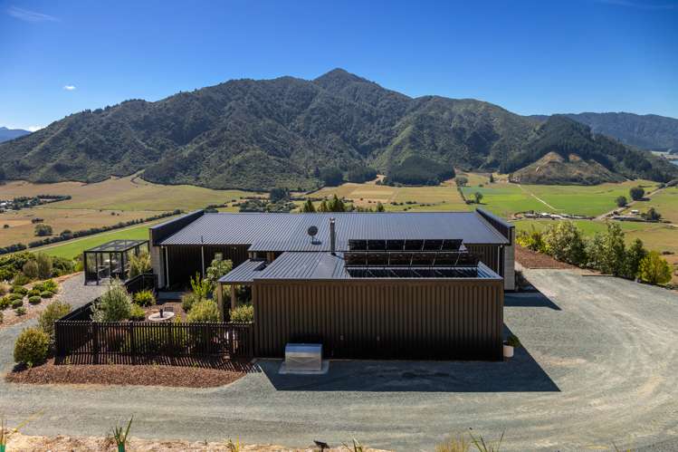 1424 Queen Charlotte Drive Anakiwa and Surrounds_19