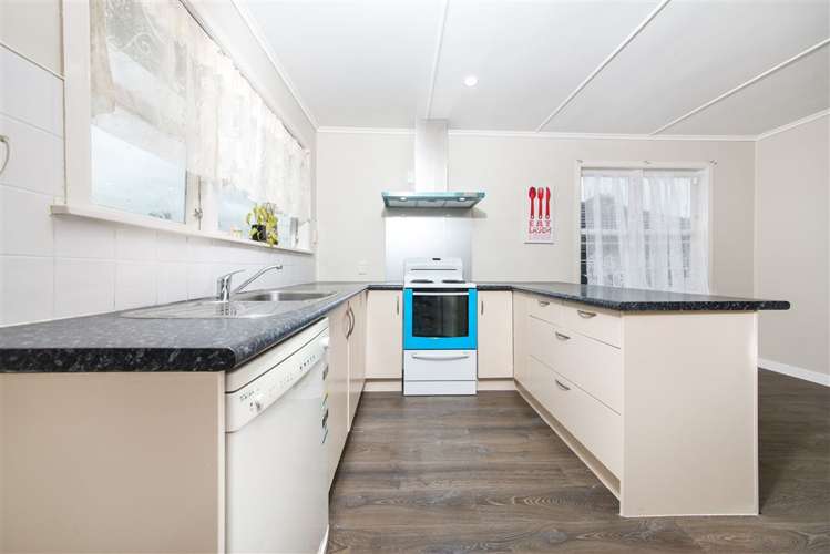 13 Ingleby Place Kelston_8