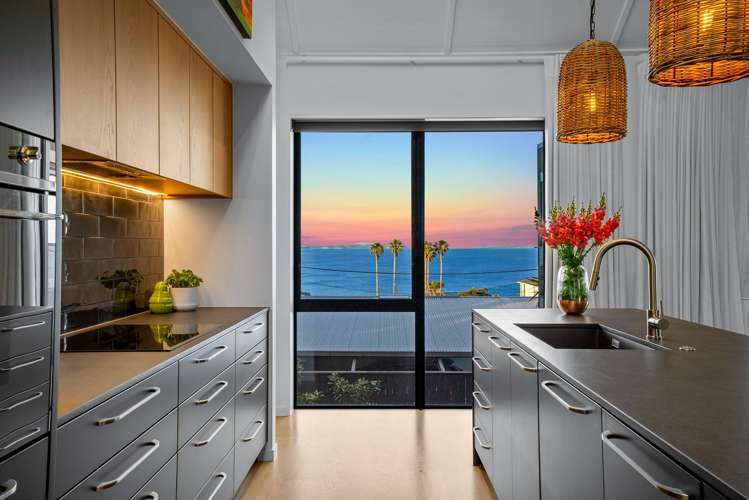 10 Vaughan Crescent Murrays Bay_4