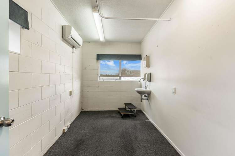 8 Archibald Road Kelston_15