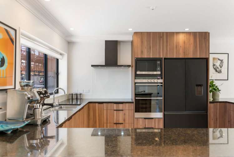 Beach Road Mairangi Bay_12