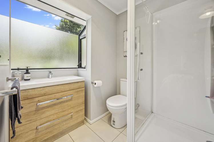 2/149 Glengarry Road Glen Eden_10