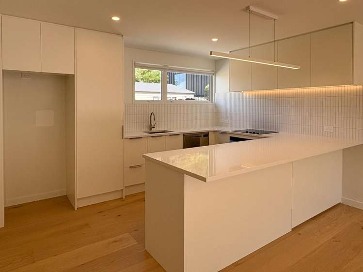 2/14 Nayland Street Sumner_1