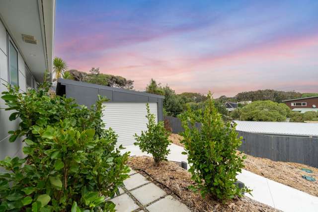 Coastal Calm, Contemporary Comfort