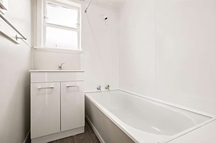 108 Te Rangitautahanga Road Turangi_9