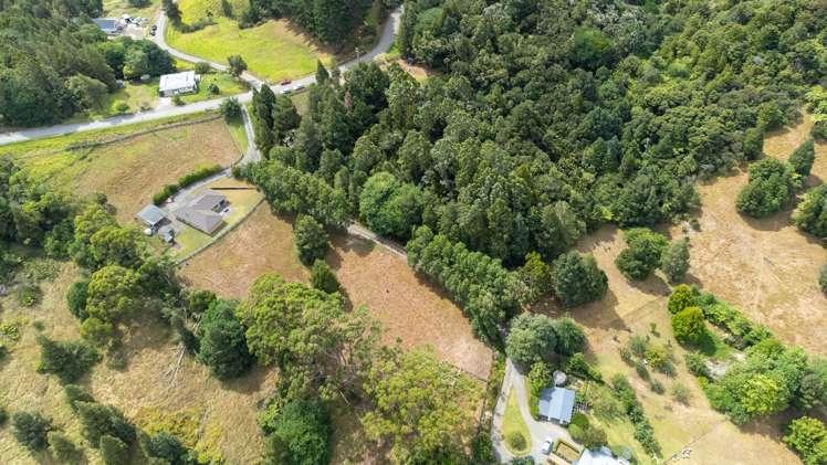 118 Bodhisattva Road Waitoki_27