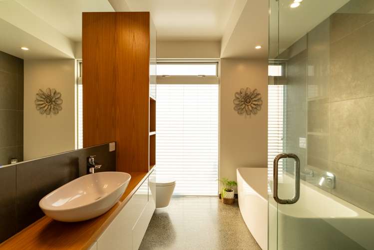 10 Seascape View Paremata_22