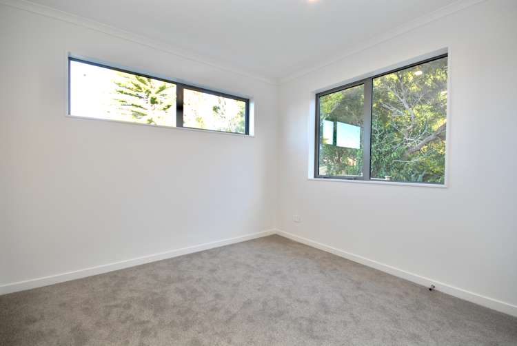 8/11 Celeste Place Totara Vale_14