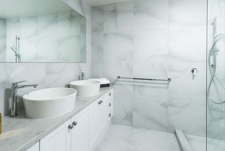 2/15 Saltburn Road Milford_13